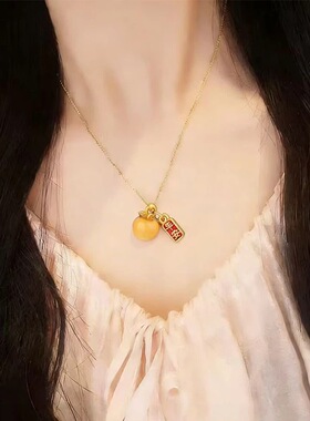 苹果吊坠项链女轻奢小众设计感锁骨链2026新款爆款颈链配饰