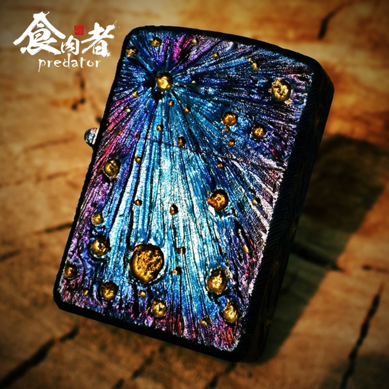 食肉者钛合金月球坑纹雕刻打火机盔甲烧色加厚重外壳刻字防风煤油