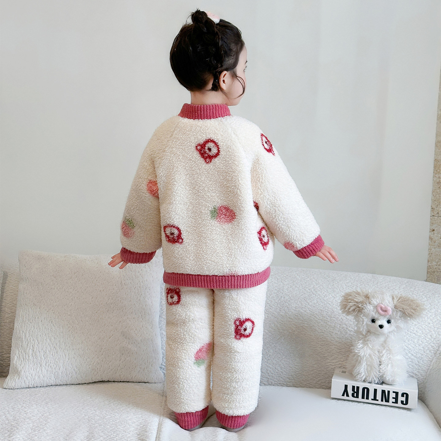 女童珊瑚绒睡衣冬季女宝宝三层夹棉保暖套装儿童草莓熊加厚家居服,淘宝优惠券,粉丝福利购,淘宝优惠卷