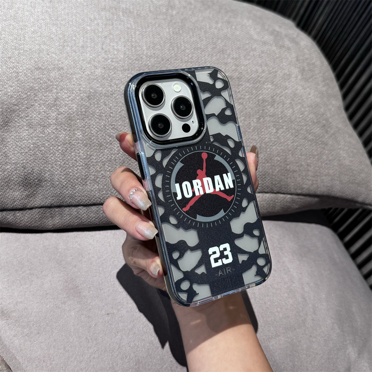 蓝球乔丹23号适用iPhone16promax手机壳苹果16pro黑边透明磁吸12创意全包防摔15小众保护套13个性14情侣15pro