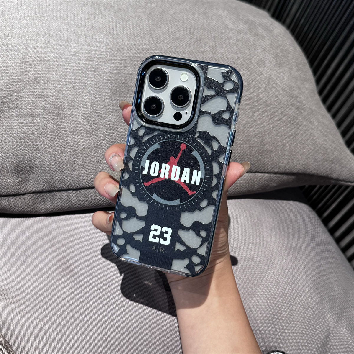 蓝球乔丹23号适用iPhone16promax手机壳苹果16pro黑边透明磁吸12创意全包防摔15小众保护套13个性14情侣15pro