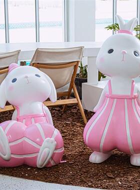 新年生肖卡通兔子玻璃钢雕塑商场庭院幼儿园可爱动物元旦吉祥摆件