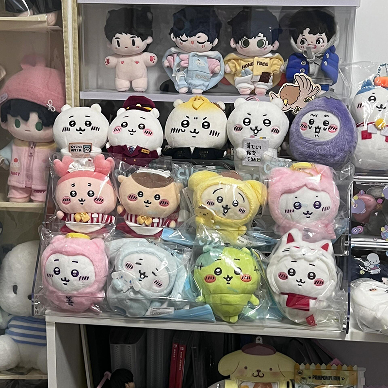 棉花娃娃收纳chiikawa玩偶挂件展示架吉伊毛绒公仔展示盒透明阶梯 - 图3