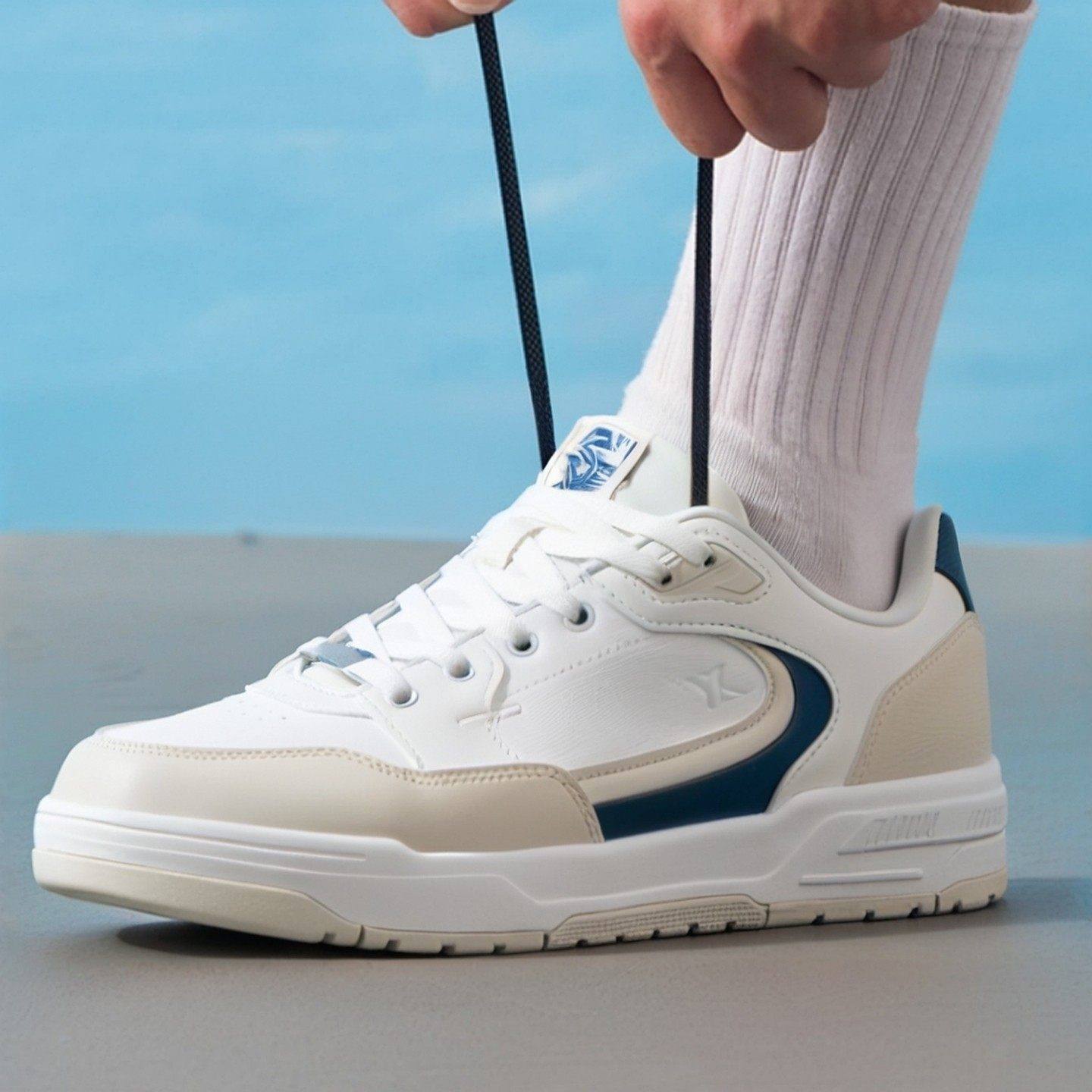 特步男子创新小板2026春季新款简约百搭休闲运动板鞋圆头运动风,淘宝优惠券,粉丝福利购,淘宝优惠卷