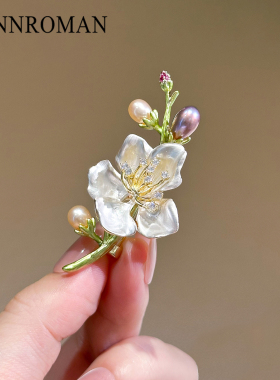 白玉兰花胸针女轻奢精致高档