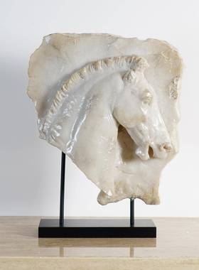 高级感新中式设计师茶室开放格组合书房中古风树脂马头装饰摆件