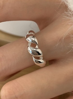 简约线条麻花缠绕戒指女个性光面几何牛角包开口指环食指戒