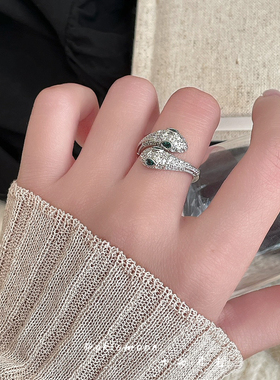 灵蛇双头蛇｜十七月光蛇年本命年个性食指戒高级感轻奢小众戒指女