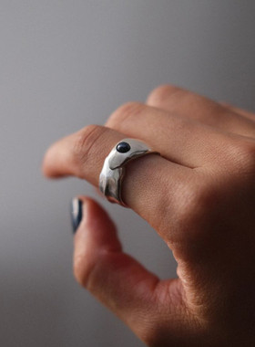 简约环形交叠彼得石戒指女