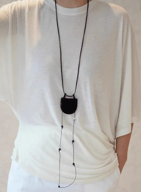 小废包麂皮月牙包项链