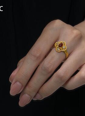 金色镂空雕花四叶花戒指女