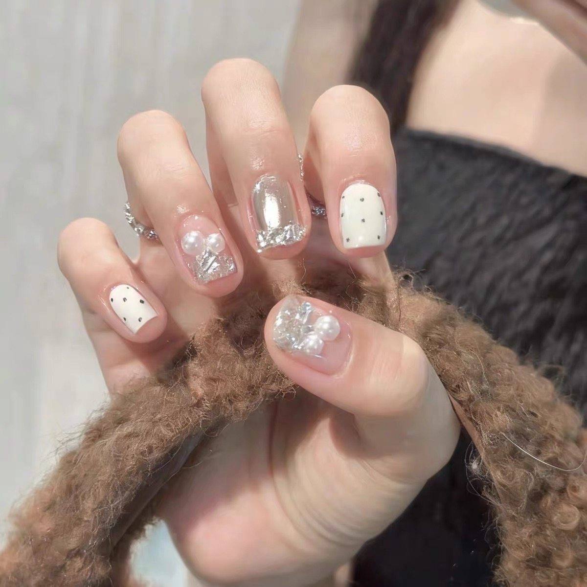 白月光奶白色波点手工穿戴甲轻奢气质显白美甲贴片温柔高级感短款,淘宝优惠券,粉丝福利购,淘宝优惠卷