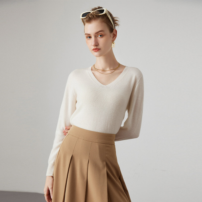 白鹿语简约V领女式羊绒衫2023冬新款时尚纯色打底百搭长袖羊毛衫,淘宝优惠券,粉丝福利购,淘宝优惠卷