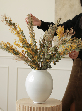 金合欢干花花束餐桌花艺