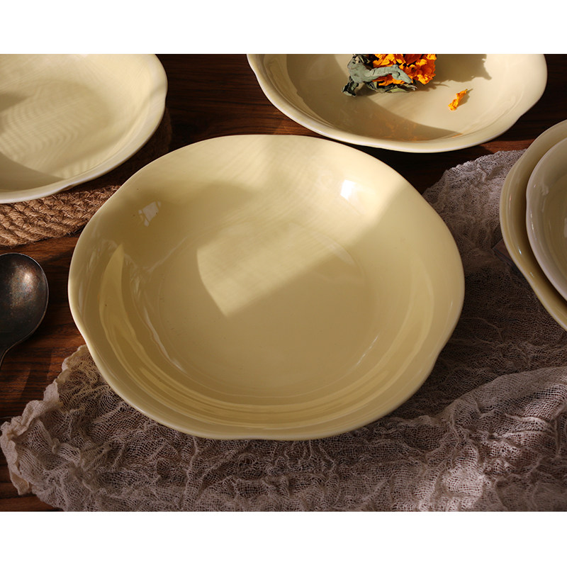 半颗橘子ho 奶黄色花瓣盘家用菜盘汤盘陶瓷釉下彩餐盘花型盘 半颗橘子ho 淘优券