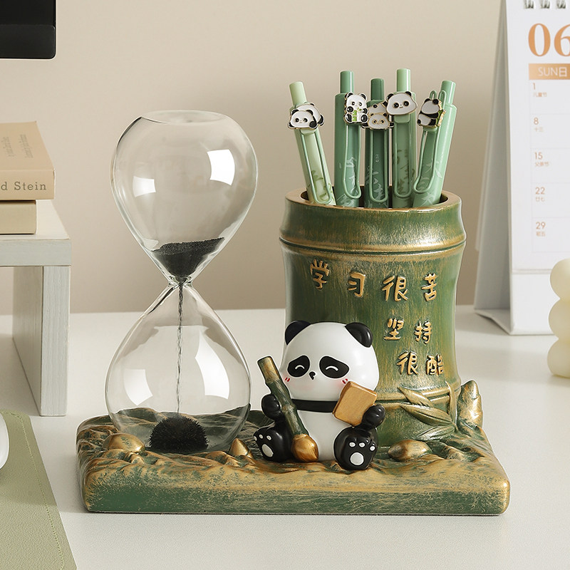 励志熊猫笔筒摆件沙漏计时学习很苦坚持很酷学生桌面上岸好运礼物,淘宝优惠券,粉丝福利购,淘宝优惠卷