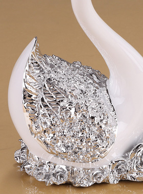 欧式天鹅摆件轻奢实用电视柜玄关样板房树脂工艺品家居软装饰客厅