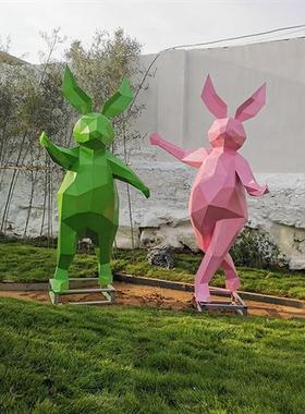不锈钢卡通动物雕塑定制大型镂空发光切面网红熊鹿兔子长颈鹿摆件
