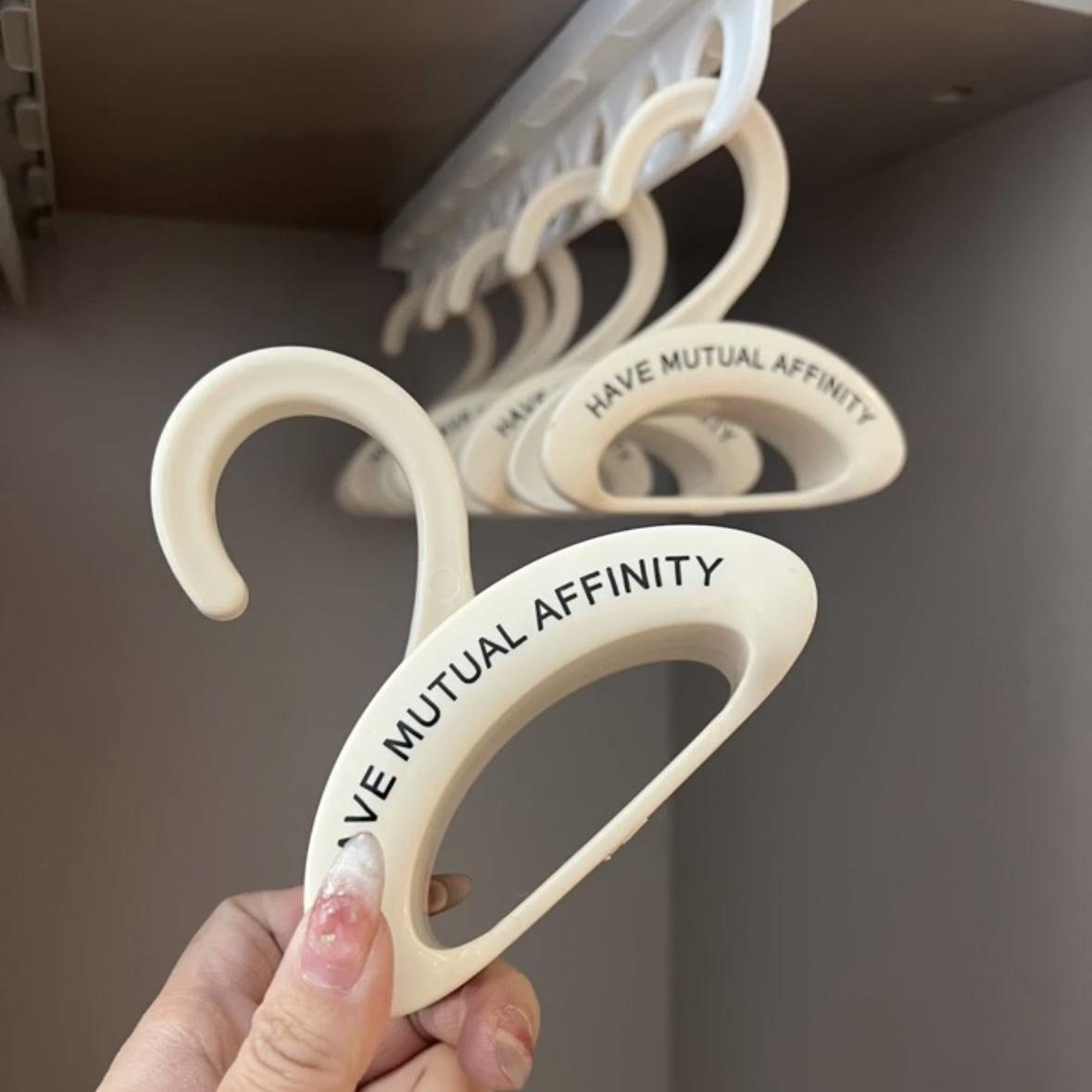 免打孔无痕挂架挂架奶油风包包挂钩丝巾简约拱形衣柜收纳神器领带,淘宝优惠券,粉丝福利购,淘宝优惠卷