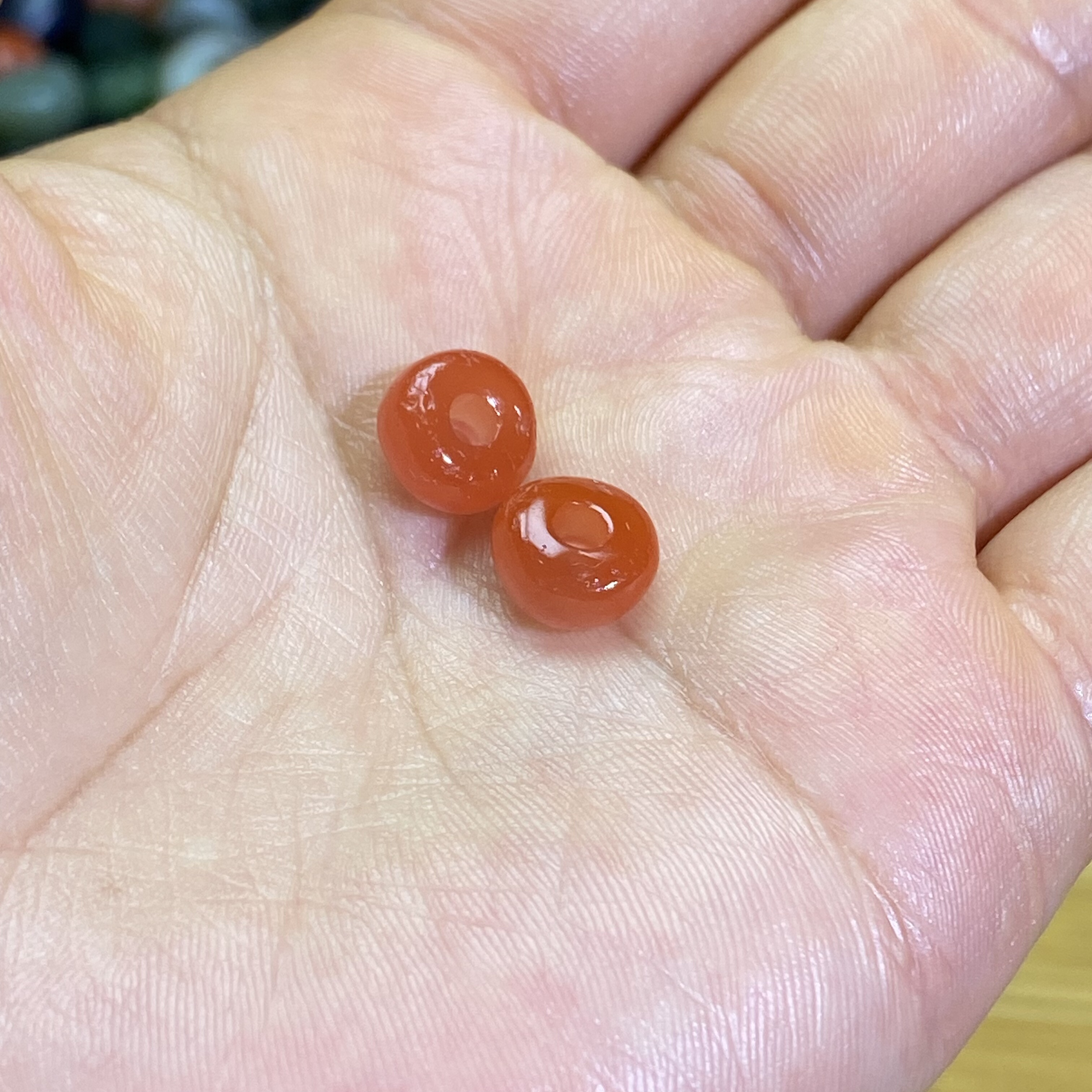 南红玛瑙樱桃红2颗随型小扣子配饰复古风老光工艺手编绳多宝配珠,淘宝优惠券,粉丝福利购,淘宝优惠卷