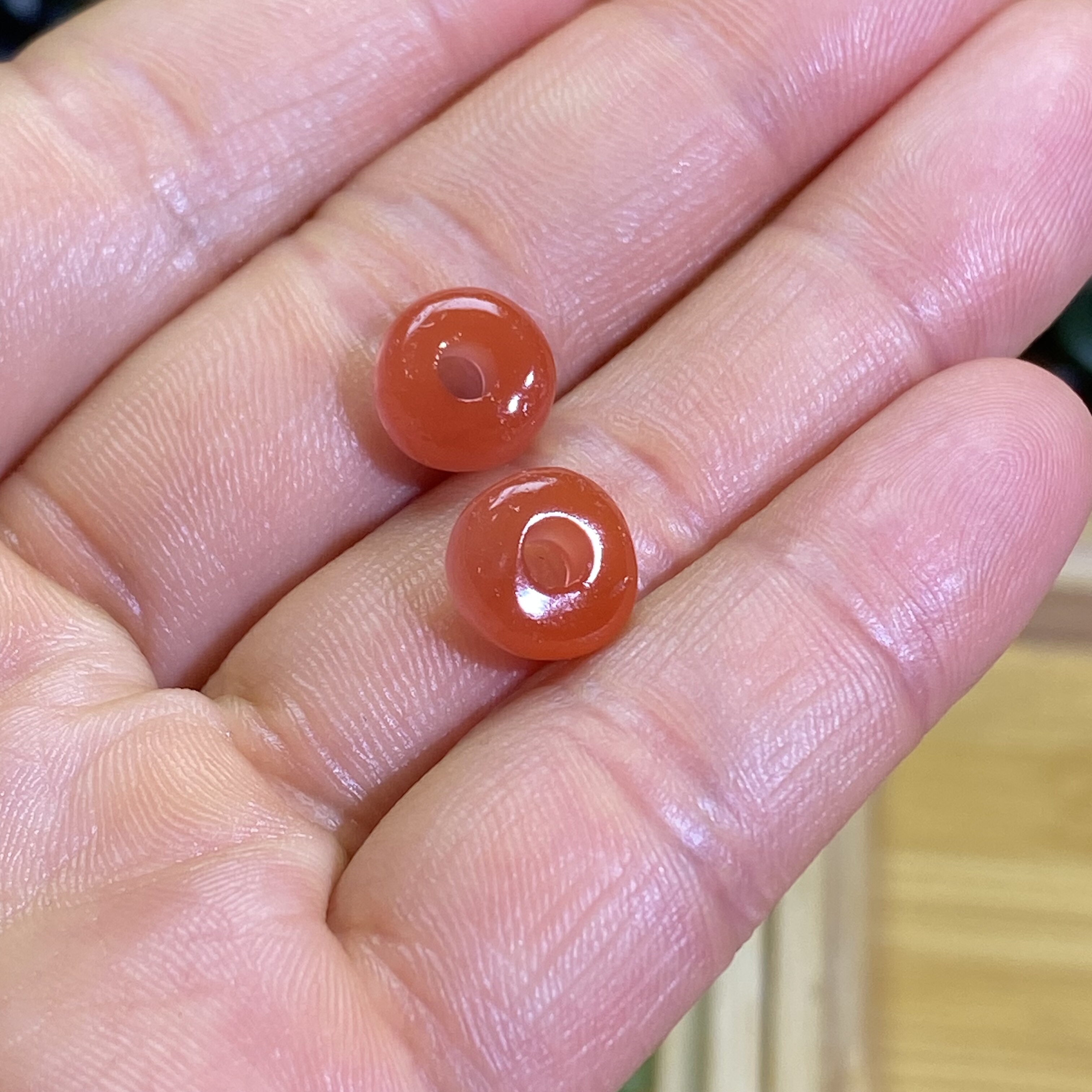 南红玛瑙樱桃红2颗随型小扣子配饰复古风老光工艺手编绳多宝配珠,淘宝优惠券,粉丝福利购,淘宝优惠卷