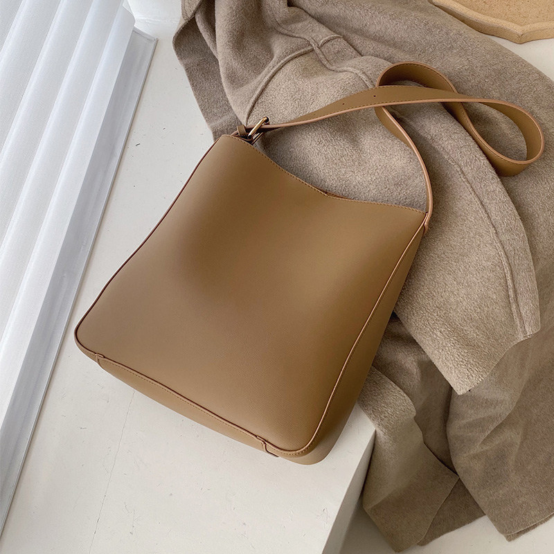 小ck旗舰店官网2020新款潮女斜挎包 佐妮梵女士包袋