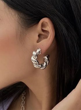 Trendy Circle Twists Hoop Earring for Women Simple