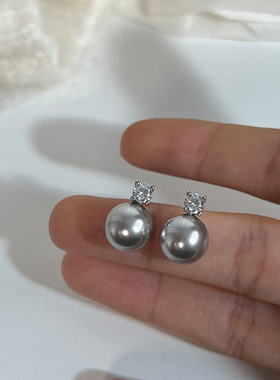 2023 New Arrival Simple Temperament Gray Pearl Zircon Stud