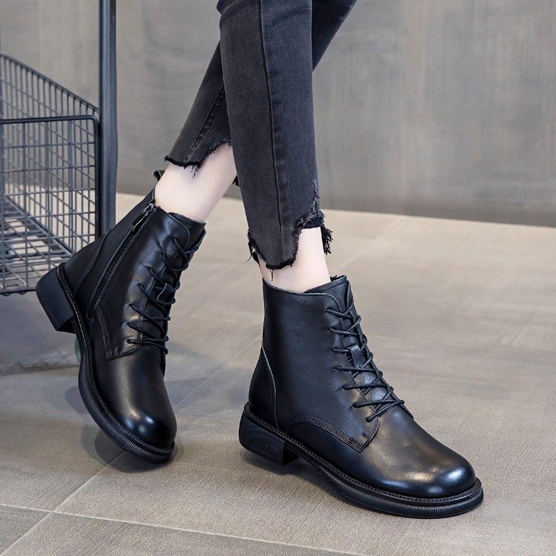 女式天鹅绒英伦风格大尺寸真皮短靴2025秋冬新款平底鞋黑色系带靴,淘宝优惠券,粉丝福利购,淘宝优惠卷