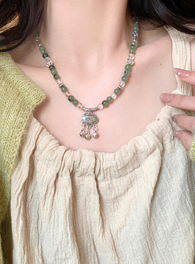 新中式民族风平安锁项链女轻奢感蝴蝶串珠锁骨链复古配饰颈链