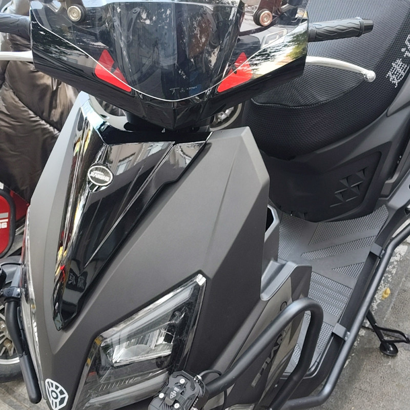 恶魔眼睛电动车贴纸铃木UY125小牛雅迪9号摩托车头盔反光装饰贴花,淘宝优惠券,粉丝福利购,淘宝优惠卷