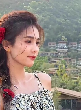白鹿同款红色花朵抓夹发夹