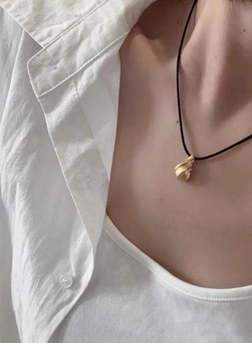 Céleste水波纹水滴吊坠项链女