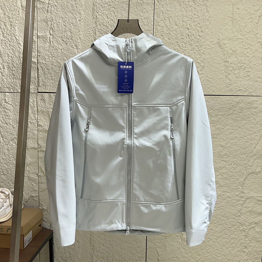 户外王炸!防风防泼水!秋冬男女情侣款加绒软壳冲锋衣夹克外套潮 - 图0