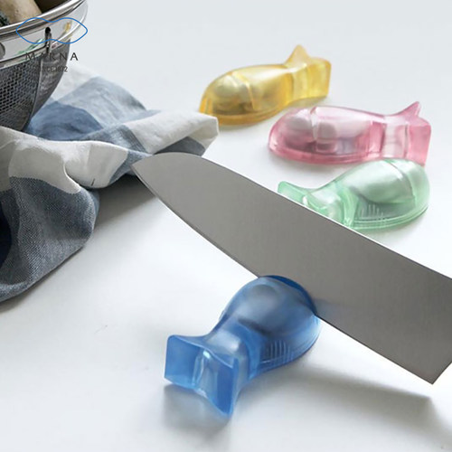 日本MARNA厨房用品家用大全神器小鱼菜水果刀磨刀器冰箱贴磨刀石 - 图2