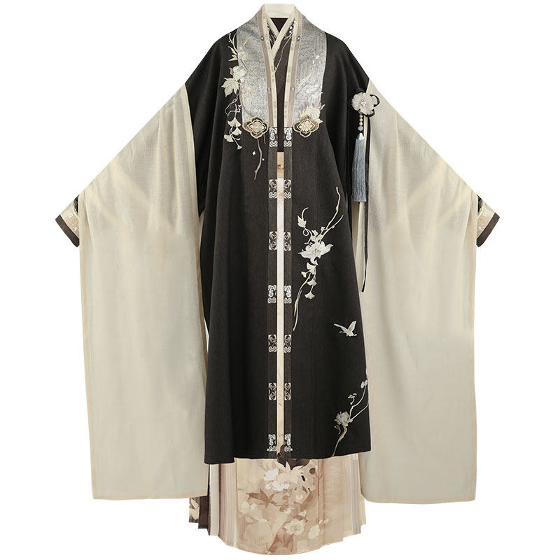 十三余儿[不夜金蝶]绣花对襟小豆蔻 十三余汉服