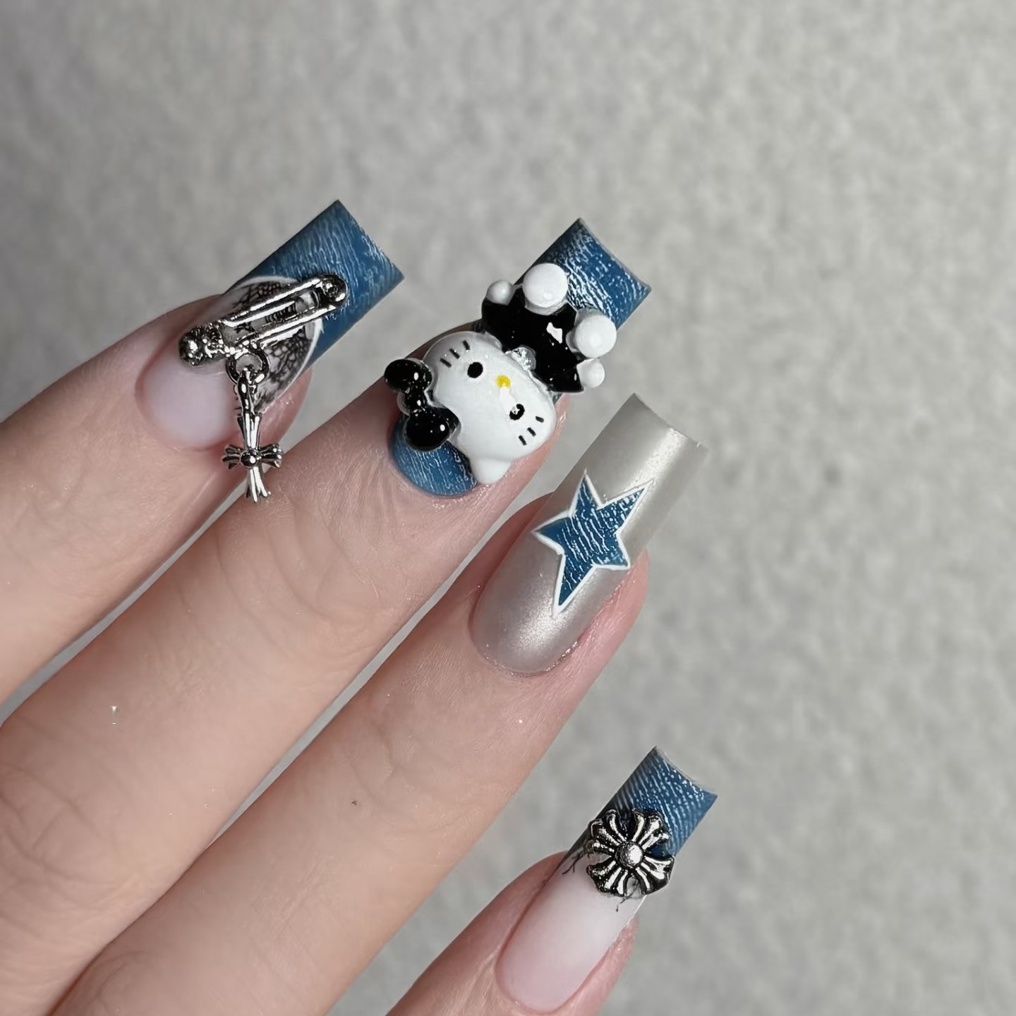 辣妹小众纯手工穿戴甲蓝色法式牛仔立体kt猫双拼手绘美甲贴,淘宝优惠券,粉丝福利购,淘宝优惠卷