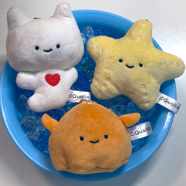 Companions of Japanese genuine QUALIA sea