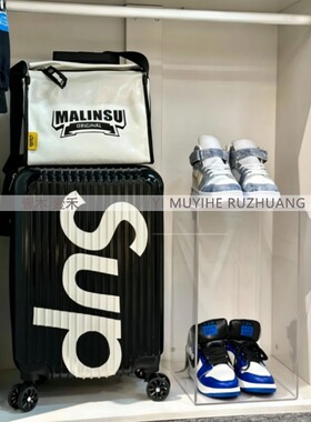 男孩房衣帽间潮牌衣柜衣服摆件