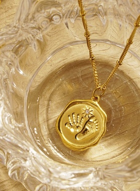 创意新生儿宝宝手掌脚印纪念项链 男女纪念婴儿小圆牌不锈钢吊坠
