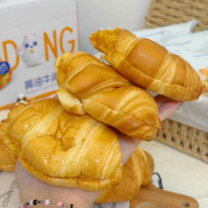 叮咚熊黄油牛角可颂330g/盒芝士鸡肉松味便携袋装方便早餐面包 - 图1