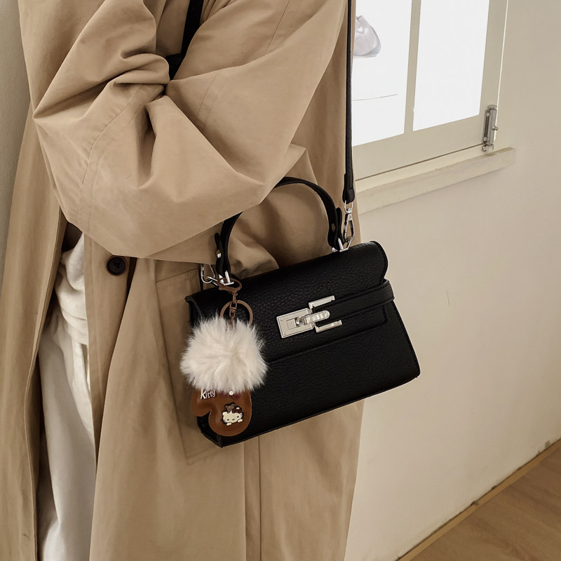 小众设计洋气百搭小方包女2026新款高颜值轻奢复古通勤单肩斜挎包,淘宝优惠券,粉丝福利购,淘宝优惠卷