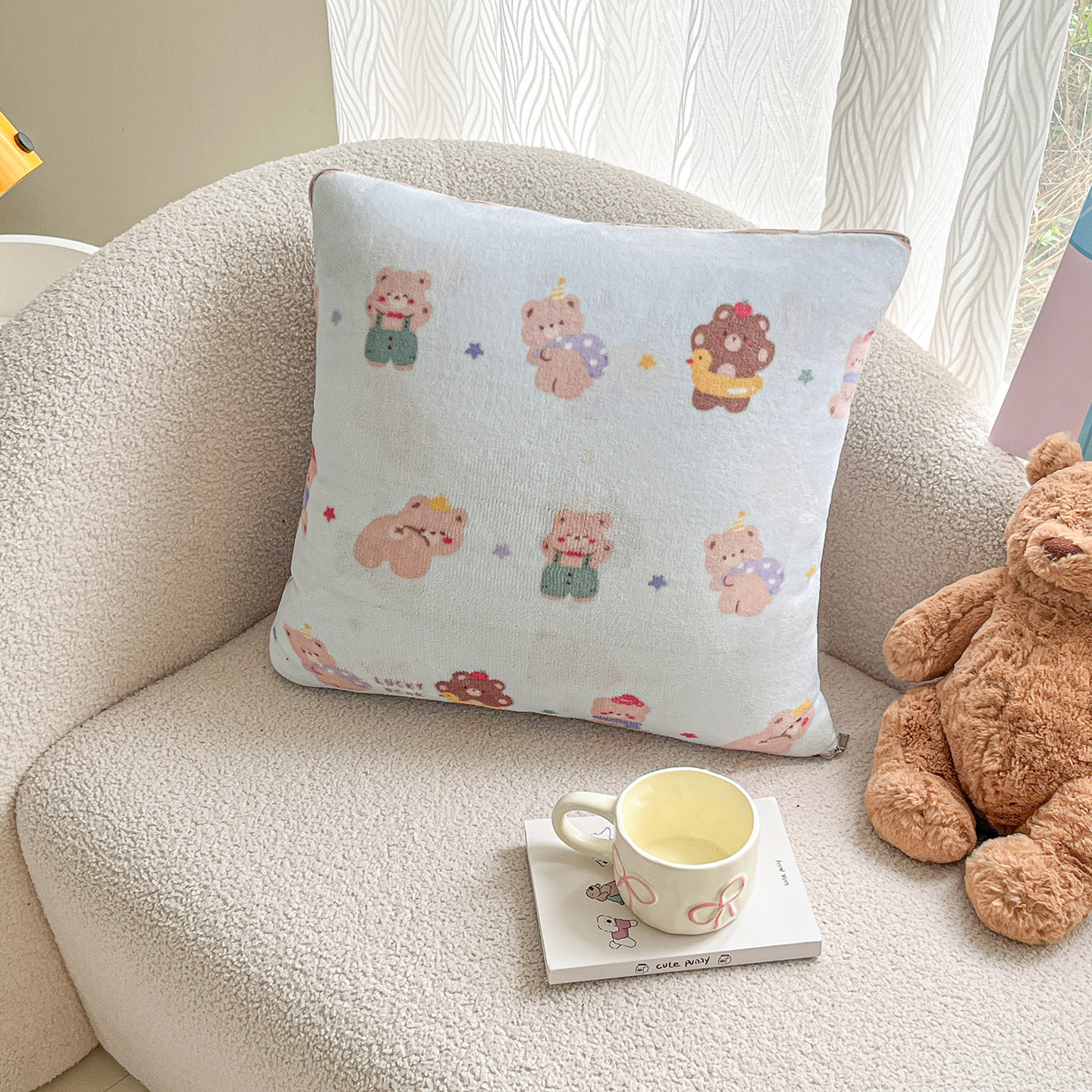 牛奶绒 抱枕被子两用毯子二合一车用午睡枕头被折叠沙发靠枕靠背,淘宝优惠券,粉丝福利购,淘宝优惠卷