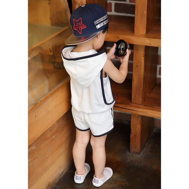 Fashionable casual style small boy sleeveless vest