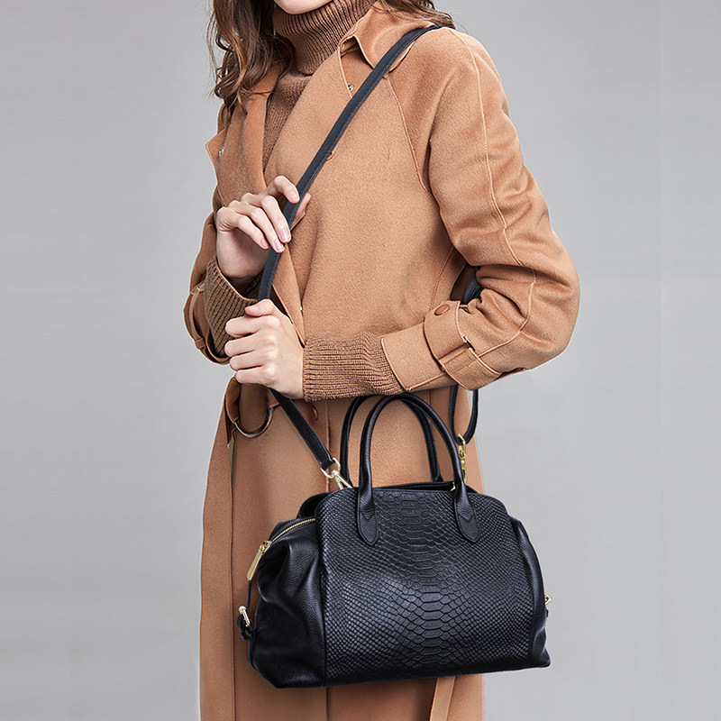 澳迪佳女2023新款潮真皮波士顿包 澳迪佳女士包袋