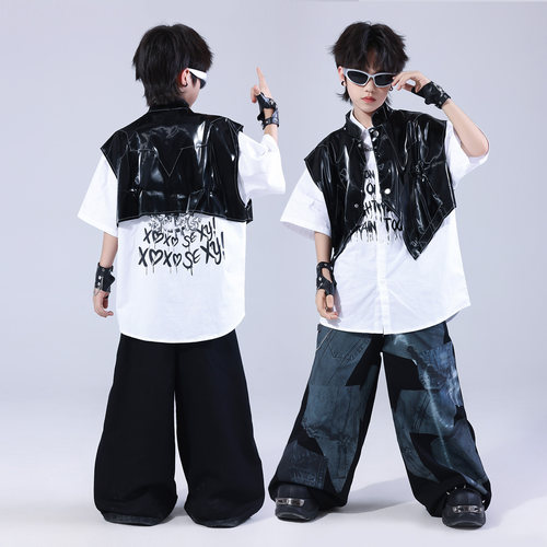 儿童hiphop街舞演出服男童嘻哈套装男孩酷帅皮马甲架子鼓表演服装 - 图0