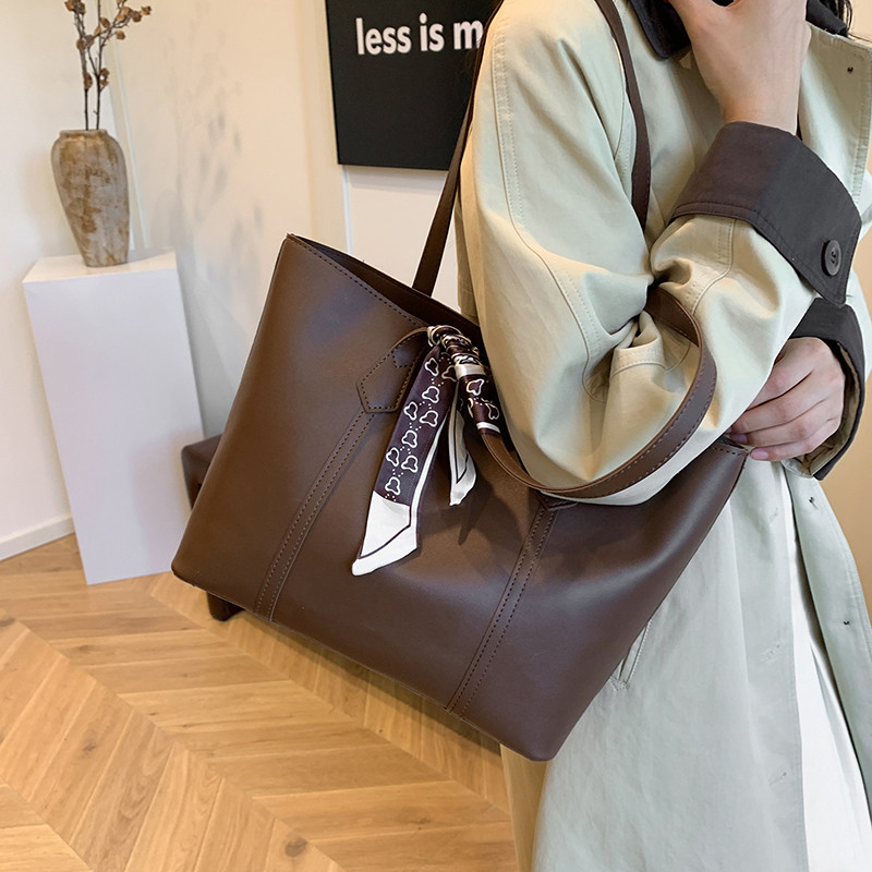 质感软皮包包女大容量女士新款手提包通勤托特包复古风旅行单肩包,淘宝优惠券,粉丝福利购,淘宝优惠卷