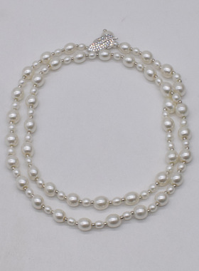 复古时尚长款白色珍珠项链小众高级感毛衣链配饰轻奢简约精致颈链