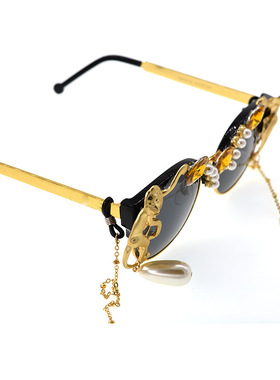 2020 欧美夸张女潮板材雕花猴子珍珠水晶太阳镜 欧洲站前卫酷墨镜