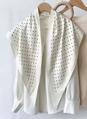 Fashion Polka Dot Printed Triangular Scarf Fart Curtain Wome
